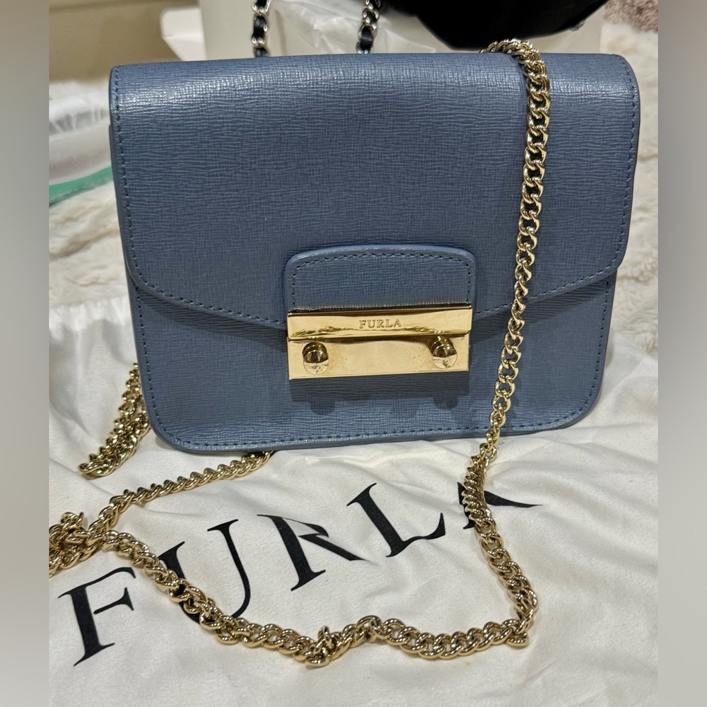 Pre-Loved FURLA Elegant Blue Crossbody Bag with Gold Accents
